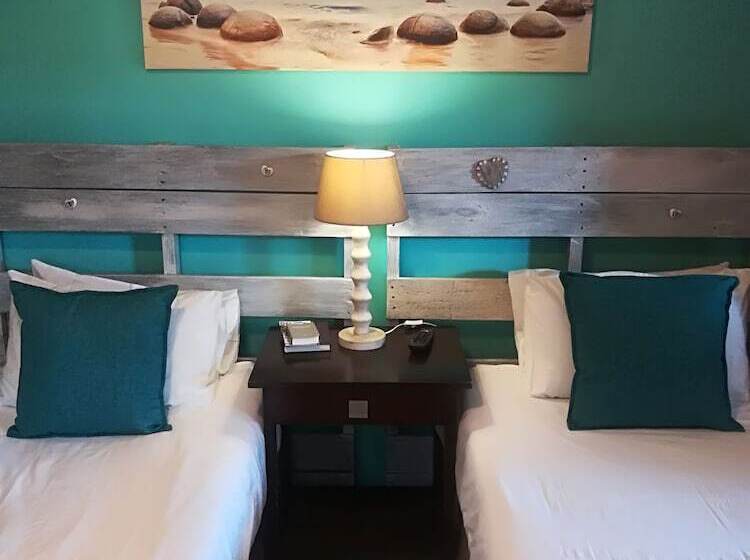 The Birdhouse Bed & Breakfast #no Loadshedding #solar Energy