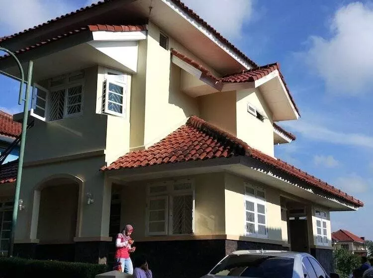 Villa Tamie Bumi Ciherang