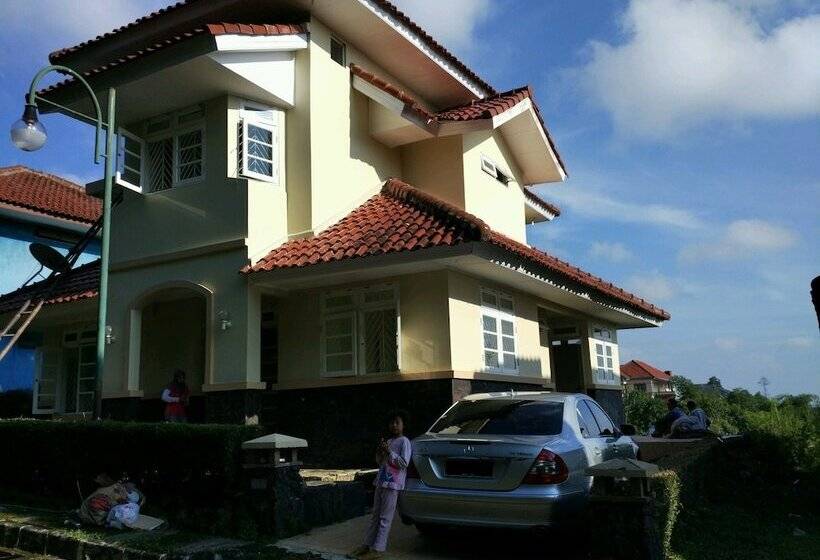 Villa Tamie Bumi Ciherang