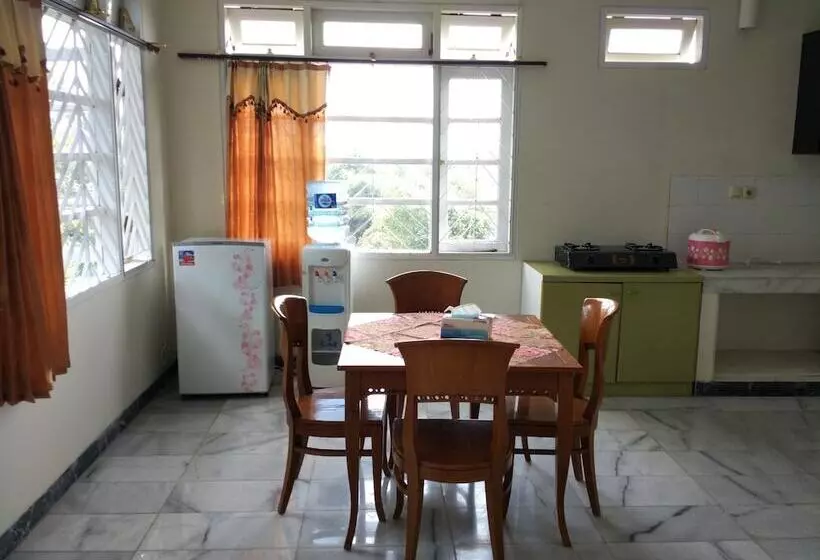 Villa Tamie Bumi Ciherang