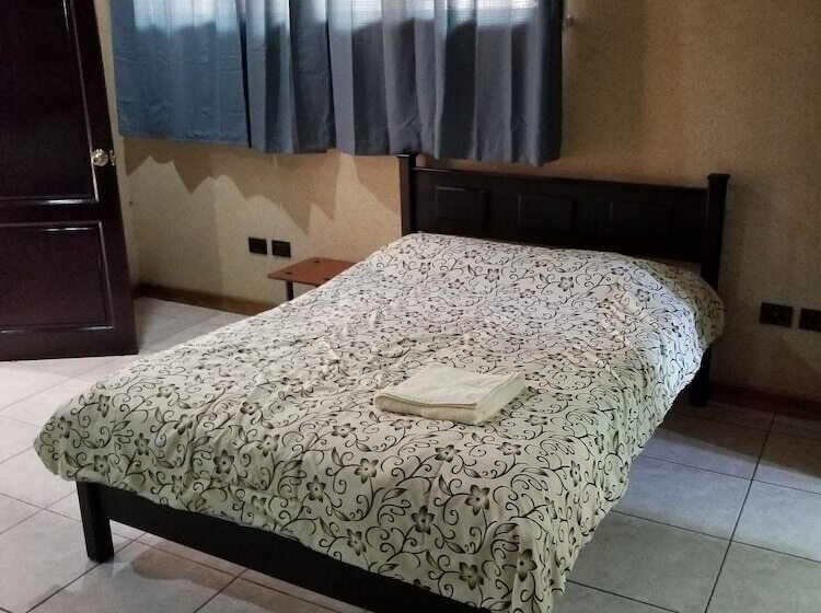 فندق صغير Monte Campana Escazu