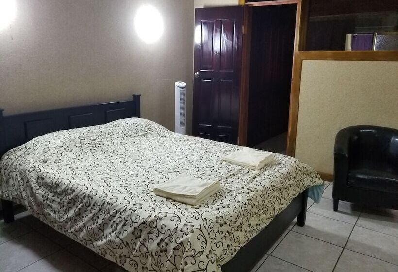 فندق صغير Monte Campana Escazu