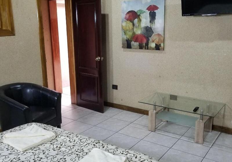 فندق صغير Monte Campana Escazu