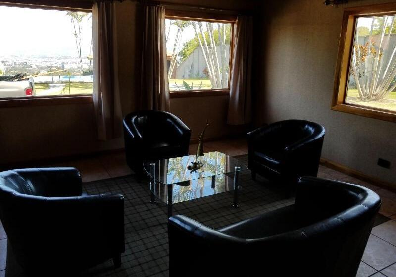 فندق صغير Monte Campana Escazu