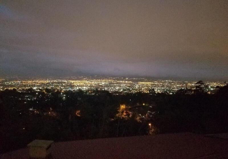 فندق صغير Monte Campana Escazu