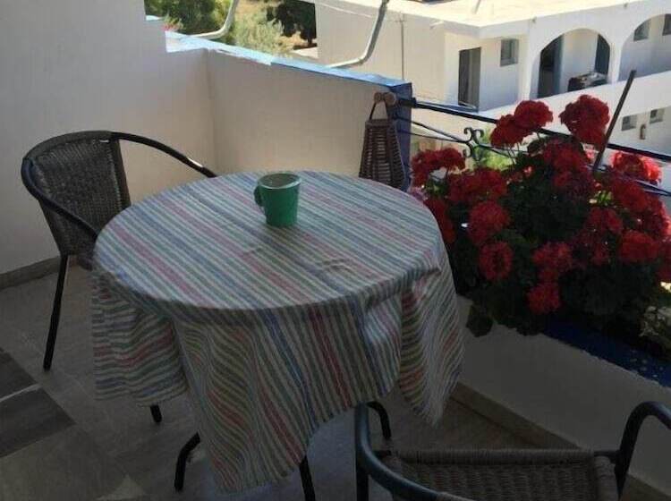 Alexandros Apartments