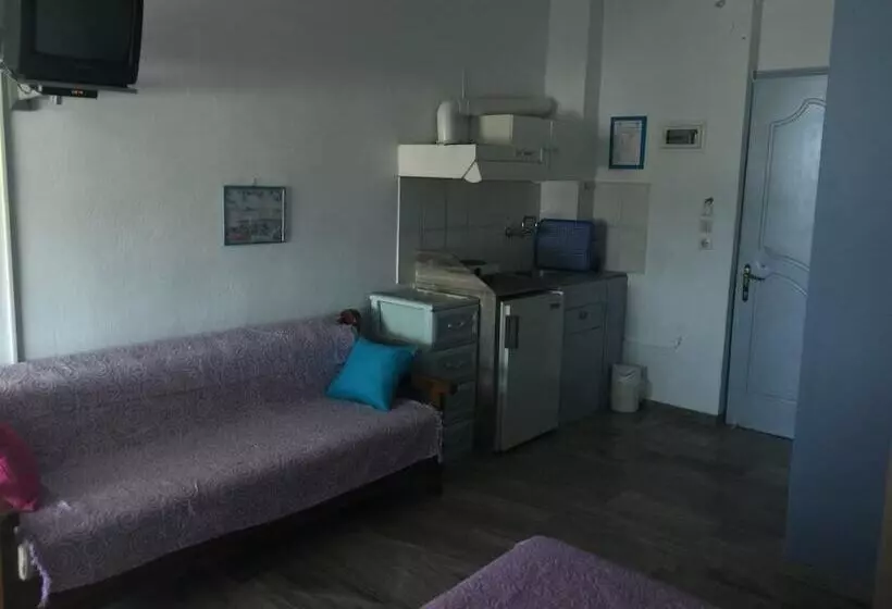 Alexandros Apartments