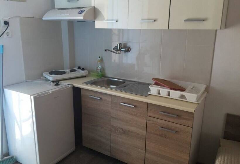 Alexandros Apartments