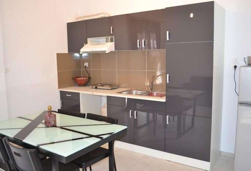 Alexandros Apartments