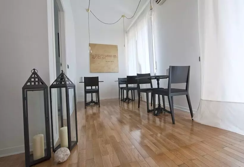 تختخواب و صبحانه Verona Maison