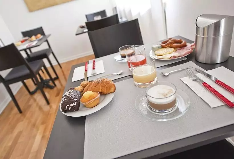 تختخواب و صبحانه Verona Maison