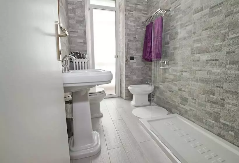 تختخواب و صبحانه Verona Maison