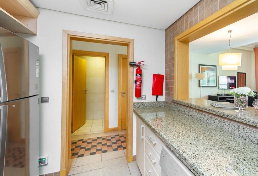 Bespoke Residences Shoreline Al Haseer