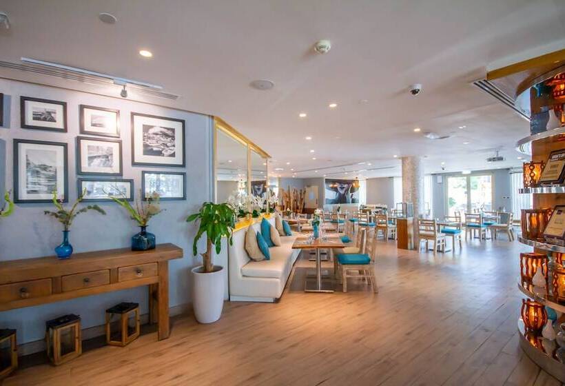 Bespoke Residences Shoreline Al Haseer