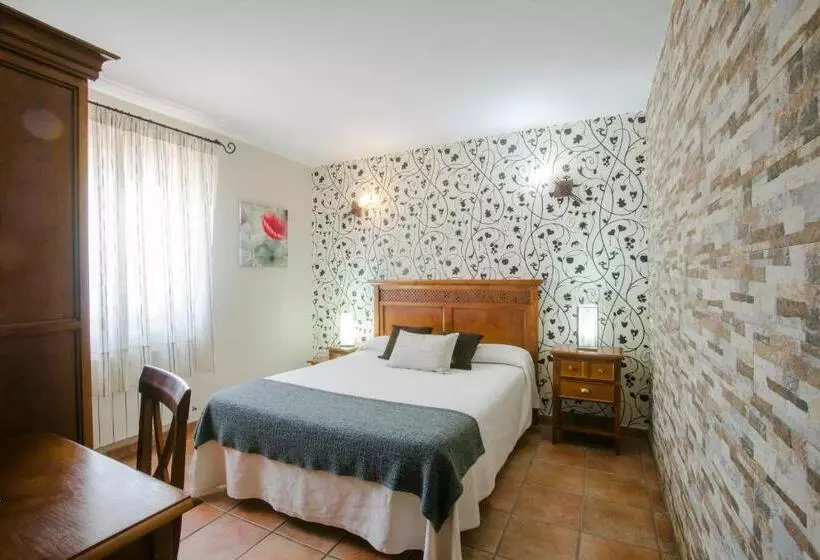 مسافرخانه Posada Las Tres Mentiras De Santillana Del Mar