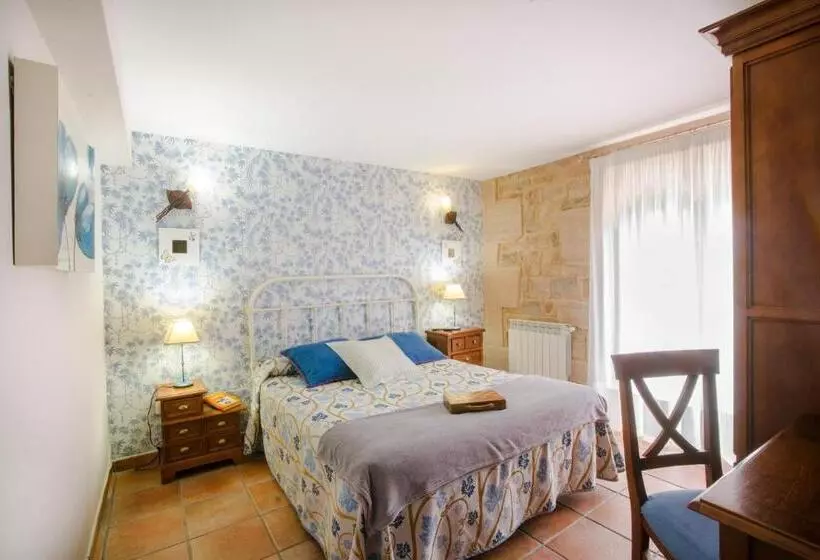 مسافرخانه Posada Las Tres Mentiras De Santillana Del Mar