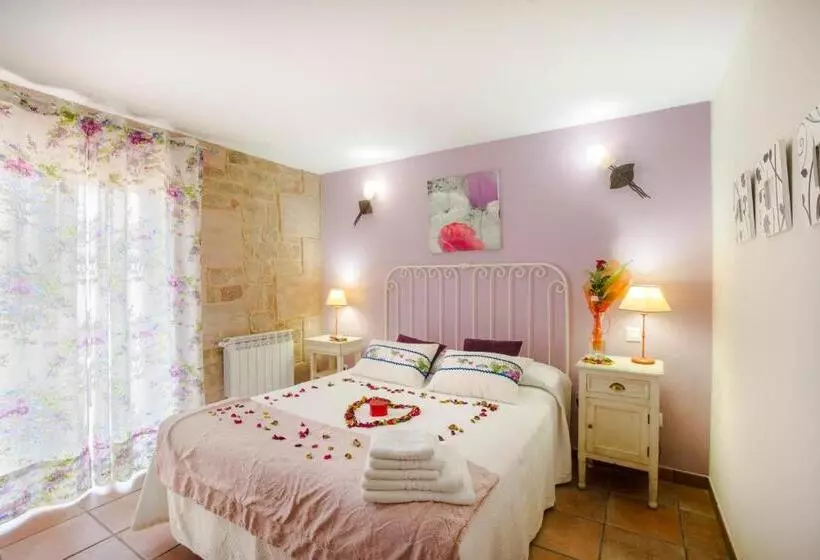 مسافرخانه Posada Las Tres Mentiras De Santillana Del Mar