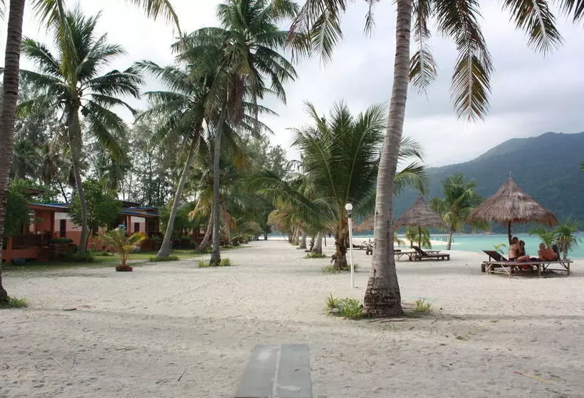 هتل Andaman Beach Resort Lipe