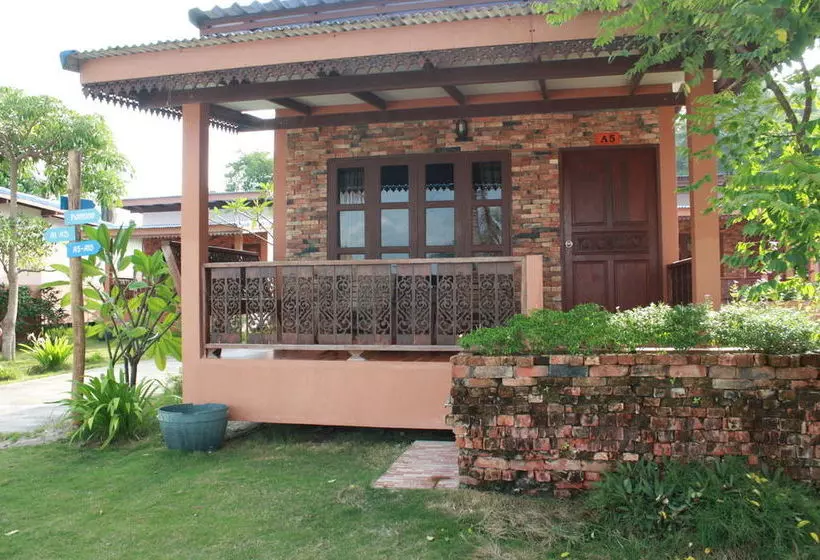 هتل Andaman Beach Resort Lipe