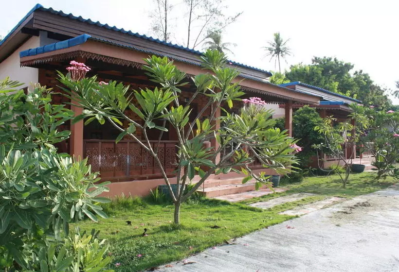 هتل Andaman Beach Resort Lipe