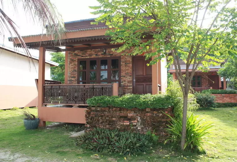 هتل Andaman Beach Resort Lipe
