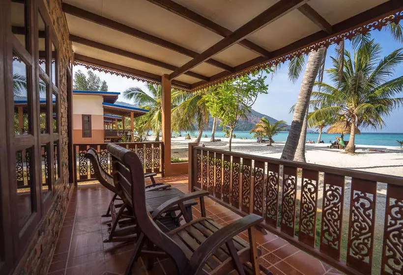 هتل Andaman Beach Resort Lipe