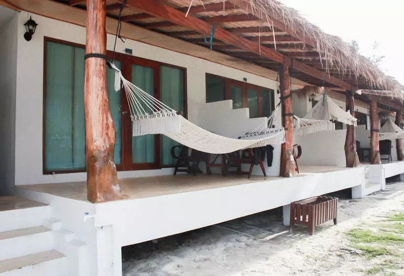 هتل Andaman Beach Resort Lipe