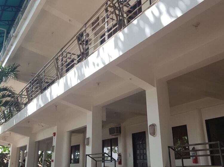 Hotel Hk Beach Resort