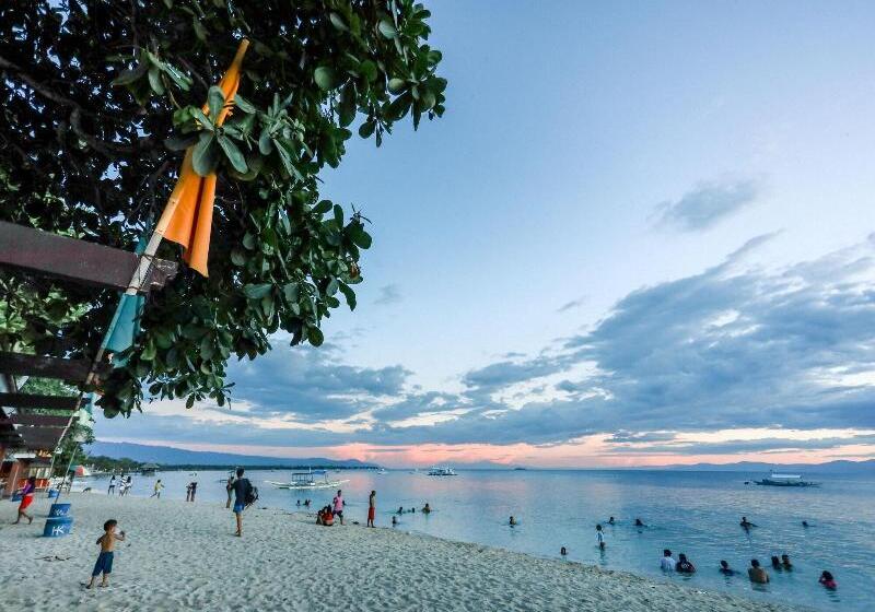 Hotel Hk Beach Resort