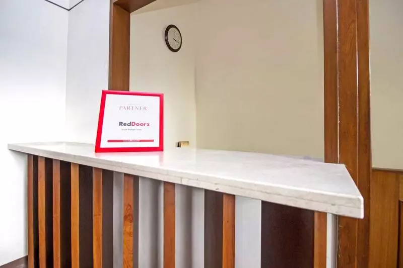 ホテル Residences By Reddoorz Near Rumah Mode
