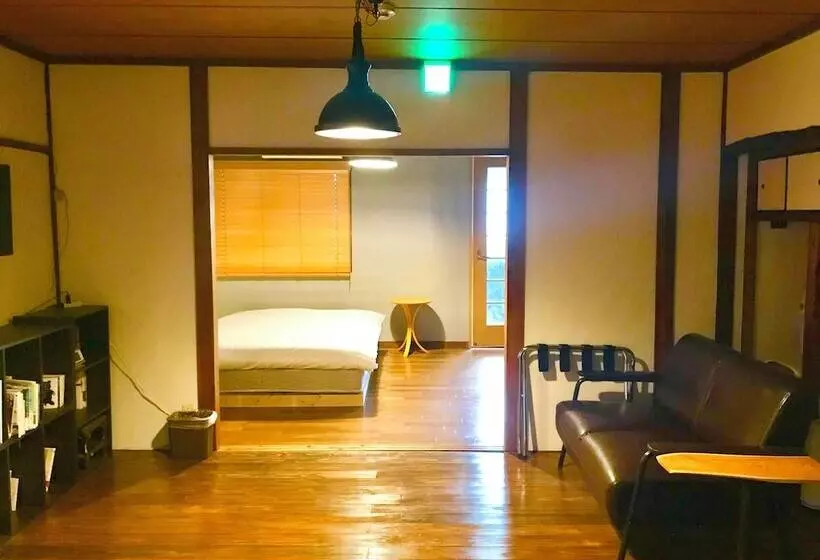 Retkeilymaja Now Travel Shinosaka