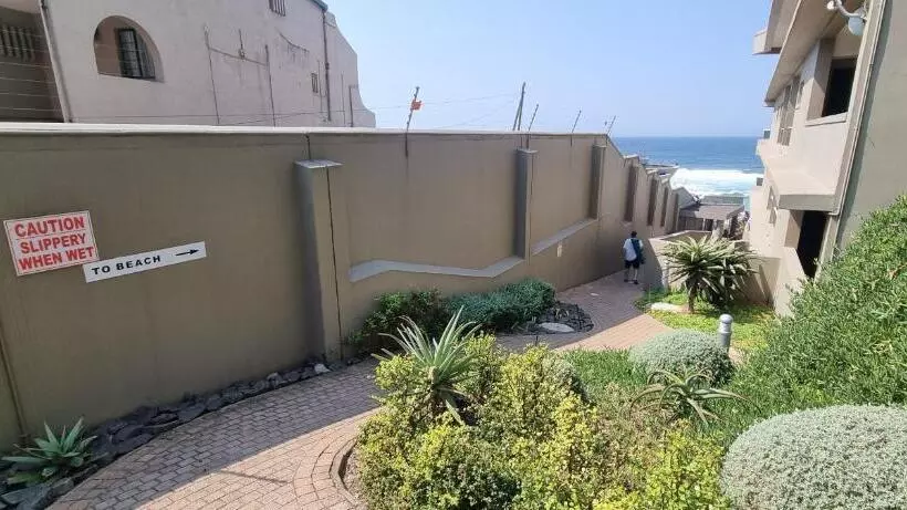 305 Ballito Manor Gardens, Ballito   With Generator