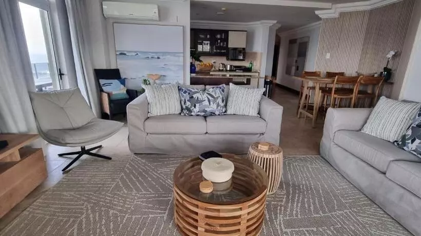 305 Ballito Manor Gardens, Ballito   With Generator