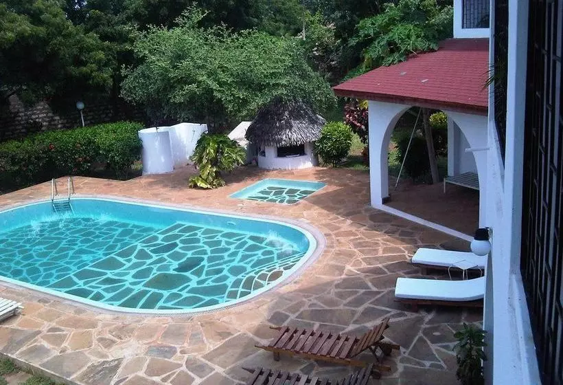 تختخواب و صبحانه Stawi House