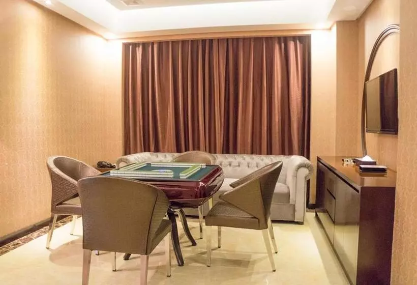Hotelli Aimoer