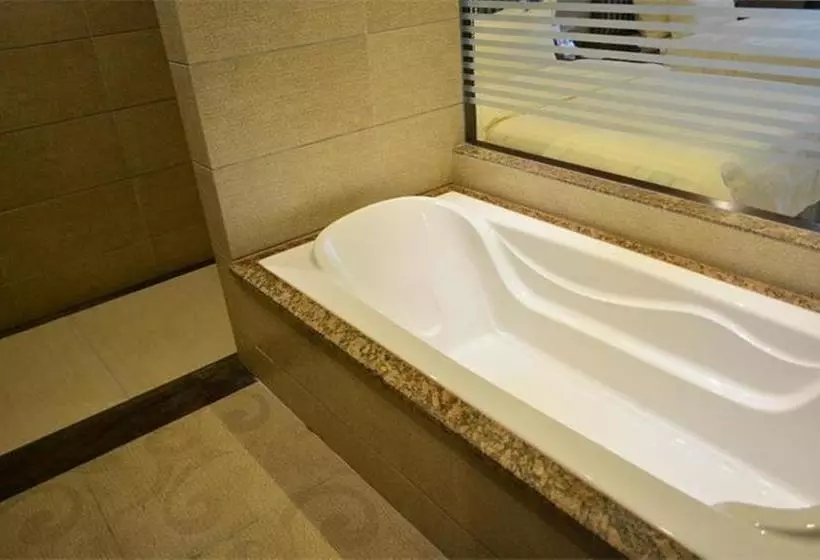 Hotelli Aimoer