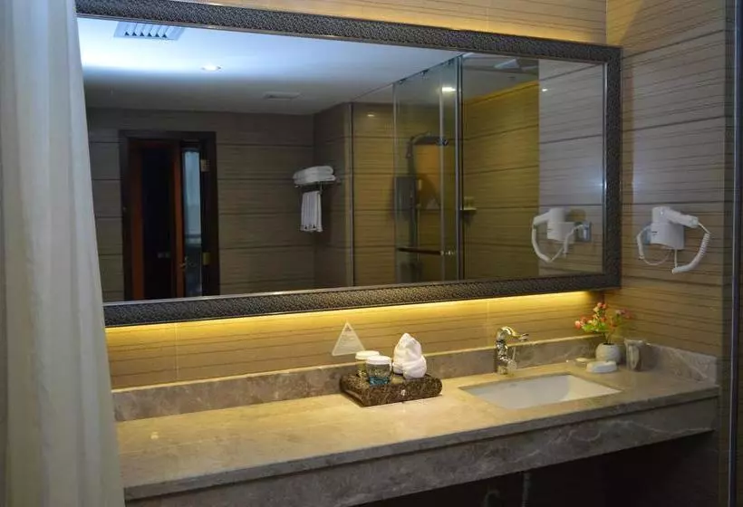 Hotelli Aimoer