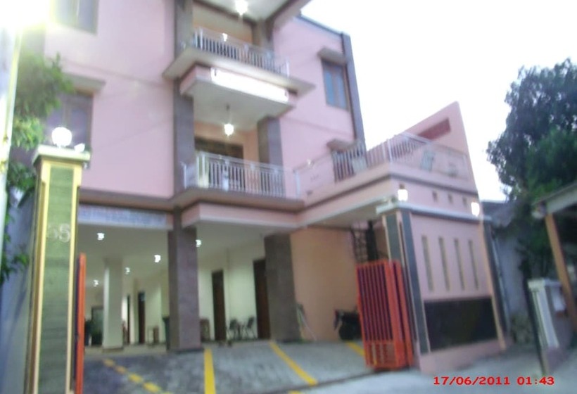 فندق Griya Rambutan Barat