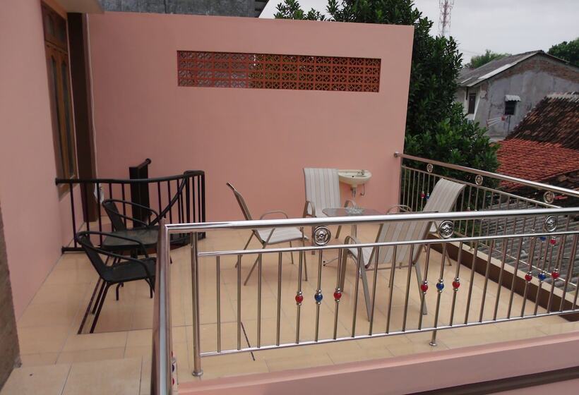 فندق Griya Rambutan Barat