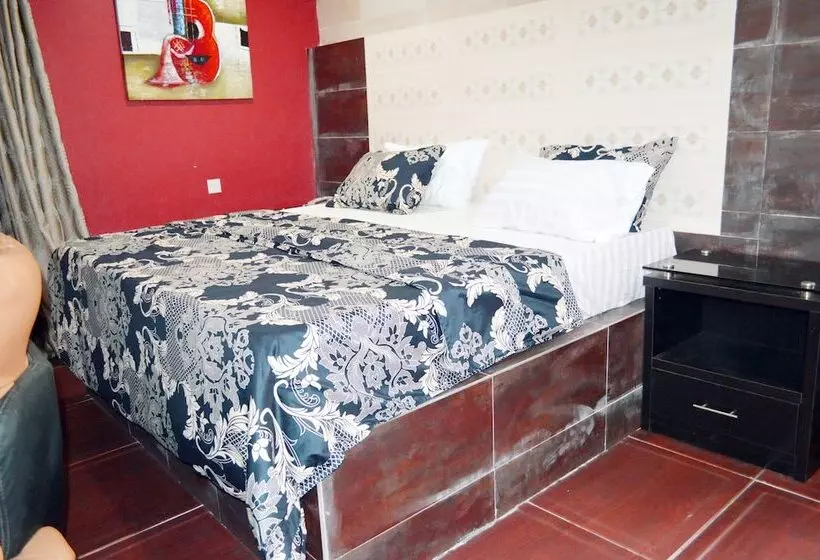 هتل Inglesias Suites