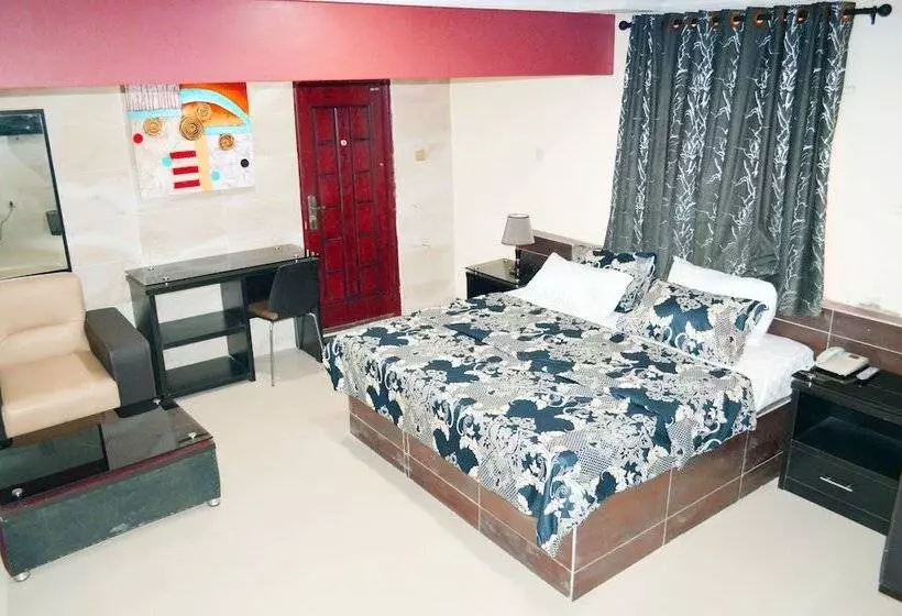 هتل Inglesias Suites