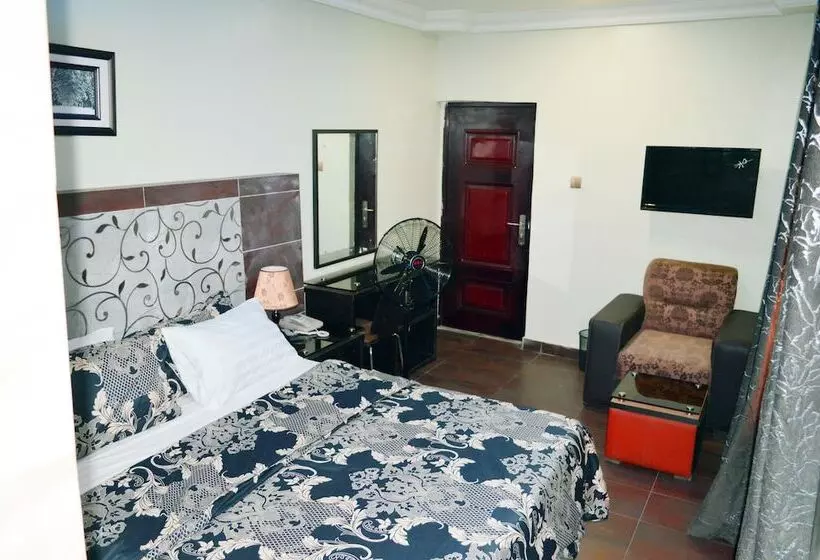 هتل Inglesias Suites