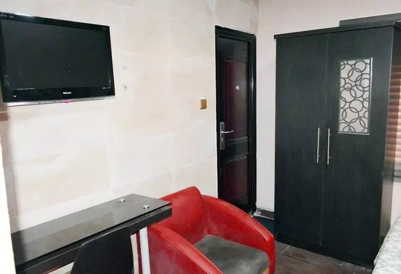 هتل Inglesias Suites
