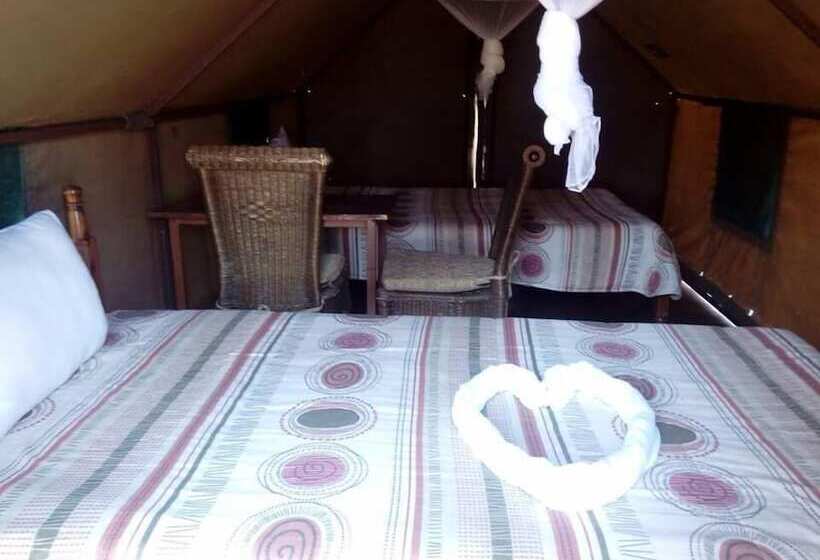 בית מלון כפרי Liya Lodge And Campsite