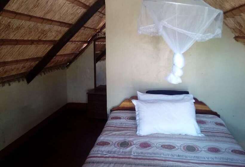 בית מלון כפרי Liya Lodge And Campsite