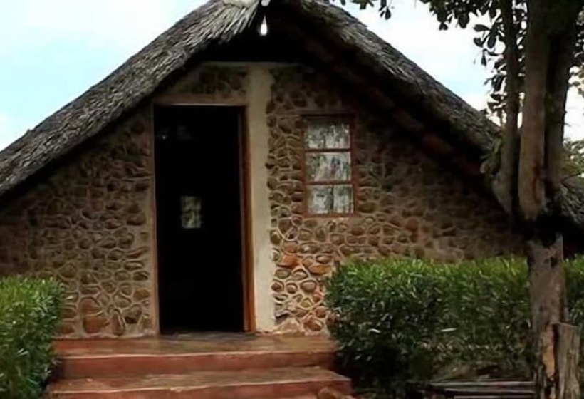 בית מלון כפרי Liya Lodge And Campsite