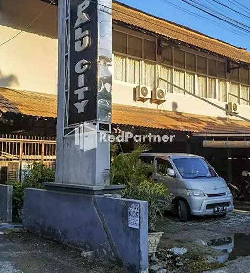 ホテル Palu City Guest House Mitra Reddoorz