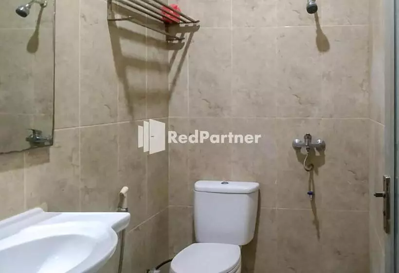 ホテル Palu City Guest House Mitra Reddoorz