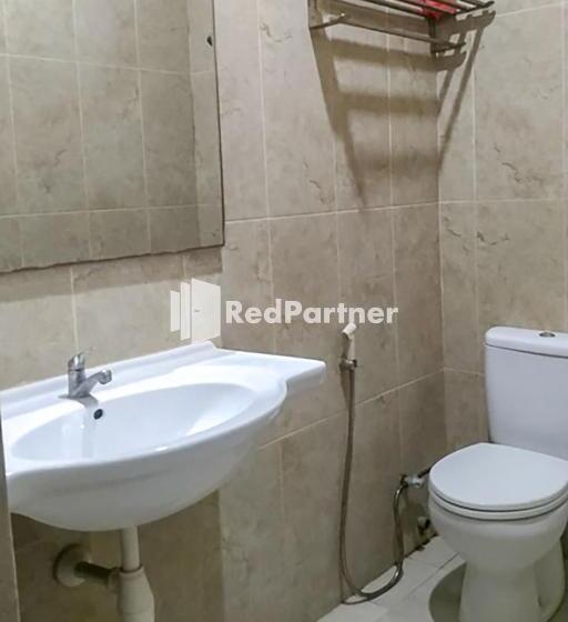 فندق Palu City Guest House Mitra Reddoorz