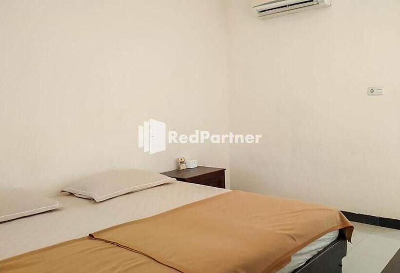 فندق Palu City Guest House Mitra Reddoorz